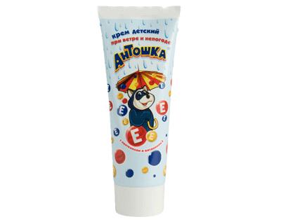 Children Cream in a wind and weather with panthenol and vitamin E
